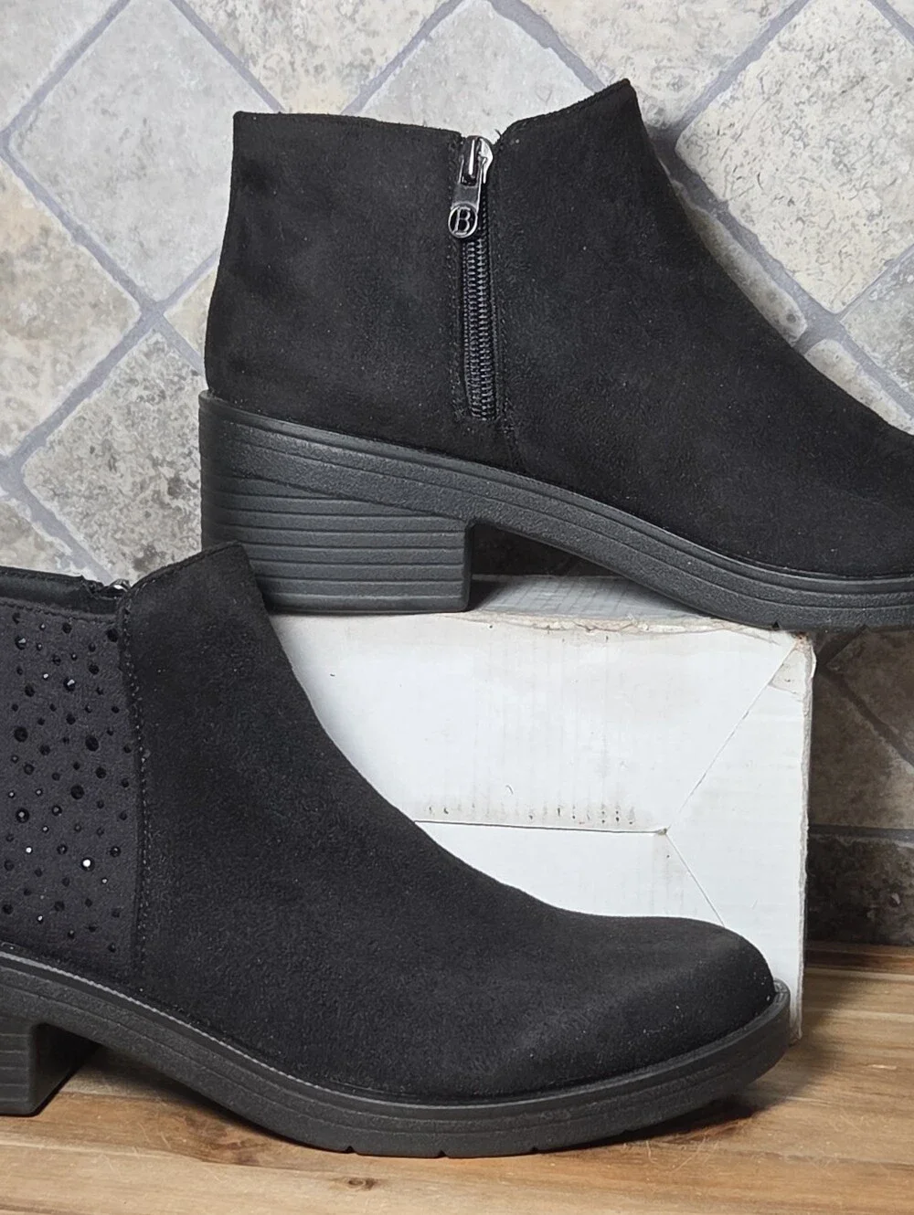 Bzees Outstanding Sparkle Machine Washable Bootie Black 9.5 M
